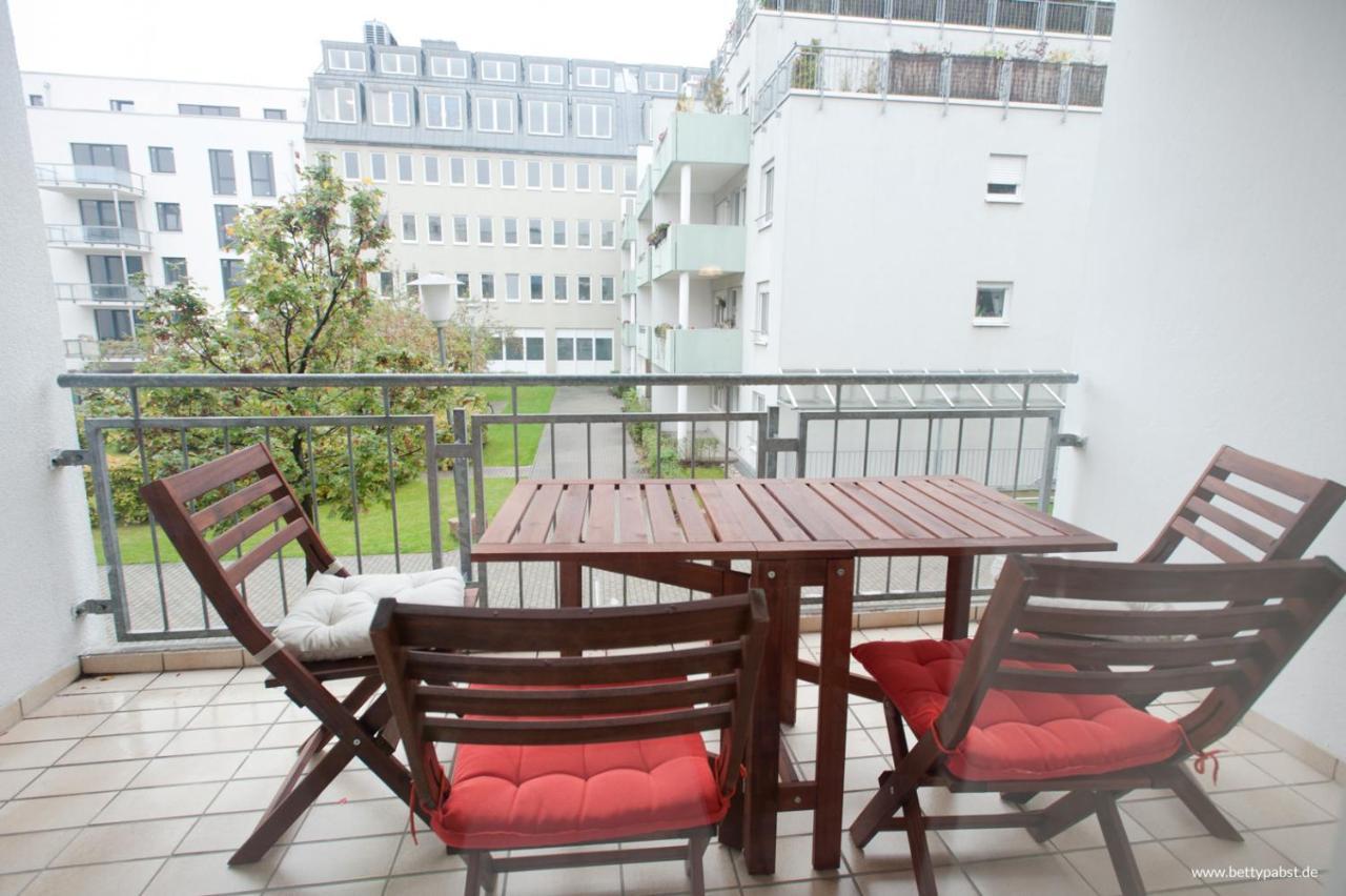 An Der Uni Mit Tiefgarage Und Loggia