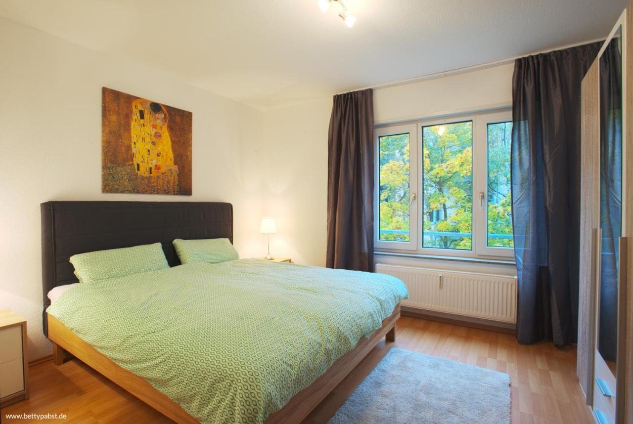 An Der Uni Mit Tiefgarage Und Loggia Apartment